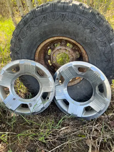 Fierce Attitude M/T tire. See pictures for more details. Open to offers.
