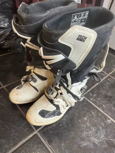 Pretty much no use only used 3 times for small rides, will clean up nice no wear on them, price is o...