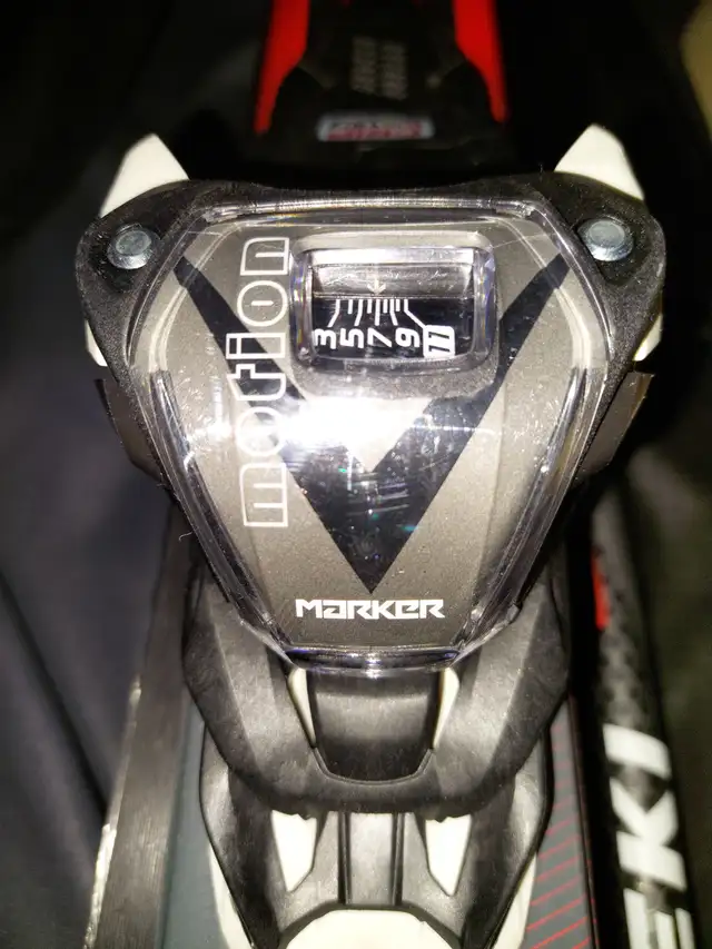 ski alpins Volkl RTM 76 ELITE   baton leki gravity  sac dakine in Other in Laval / North Shore - Image 3