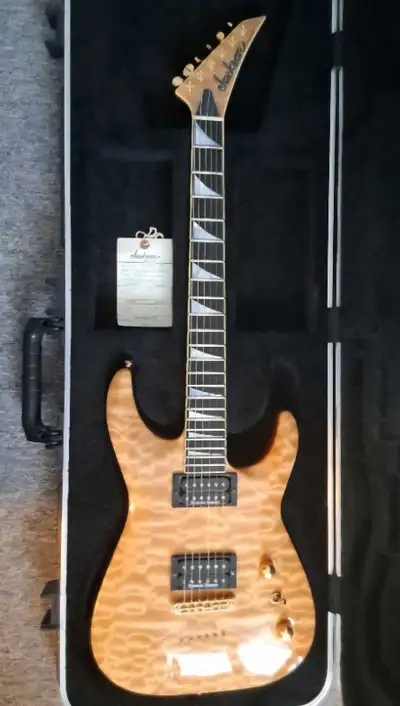 All original and in virtually mint condition. String-through hardtail 22-fret Select Series Soloist...