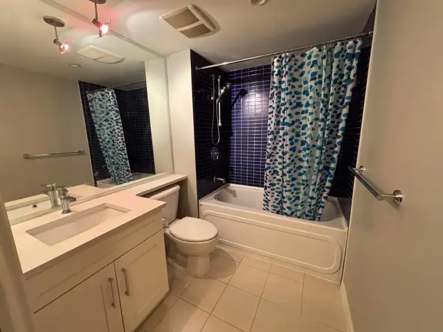 1 Bed + Den with Balcony — Downtown Vancouver in Long Term Rentals in Vancouver - Image 3