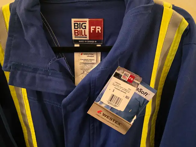 FR Jacket big bill Small/Medium  in Men's in Edmonton - Image 3