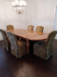 Dining table solid pine, with 6 designer chairs