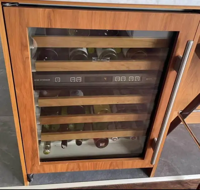 Cellier Sub Zero 424 Wine Cellar in Refrigerators in Laurentides - Image 2