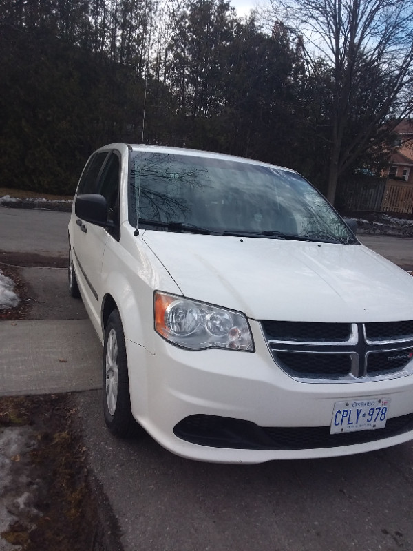 2014 dodge grand caravan in great shape and low milage for sale. in Cars & Trucks in Markham / York Region - Image 3