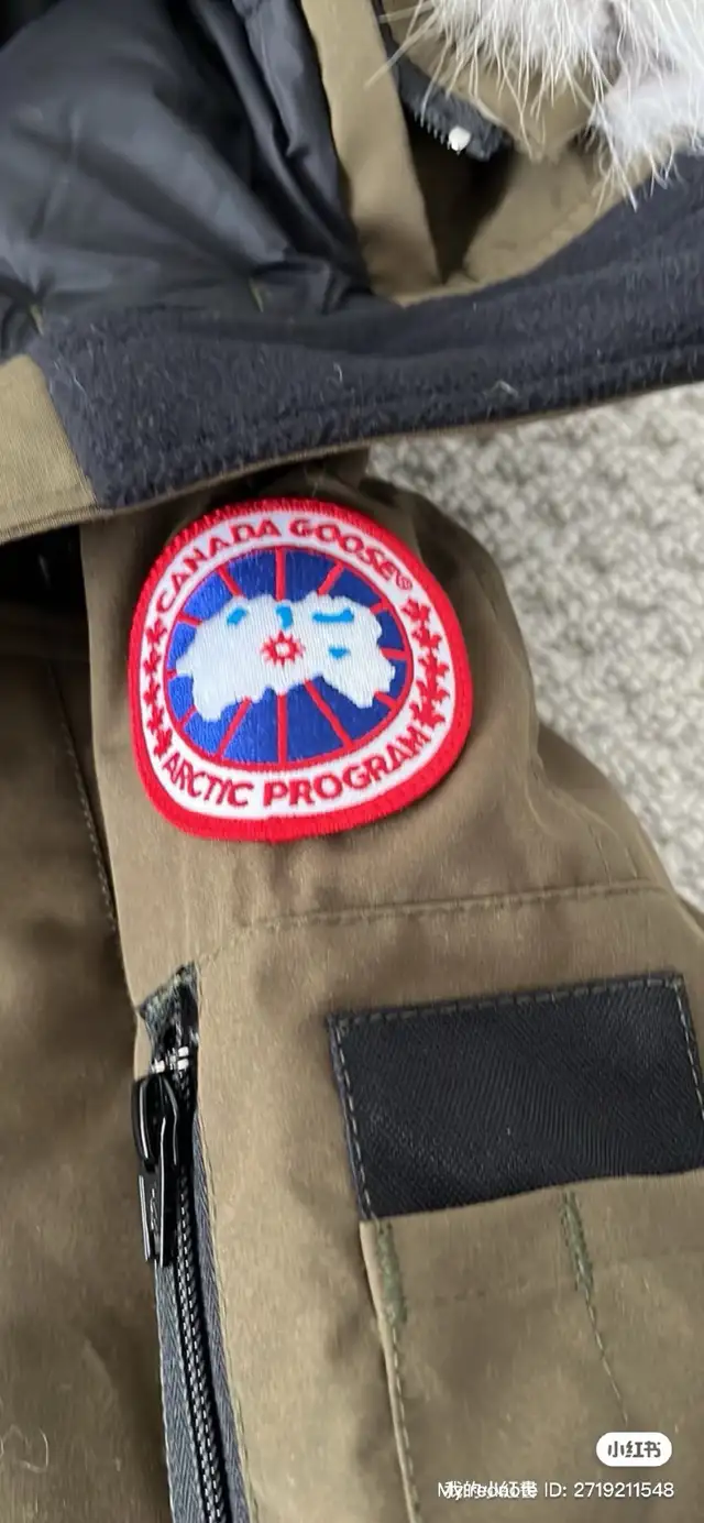 Authentic Canada Goose in Women's - Tops & Outerwear in Ottawa - Image 4
