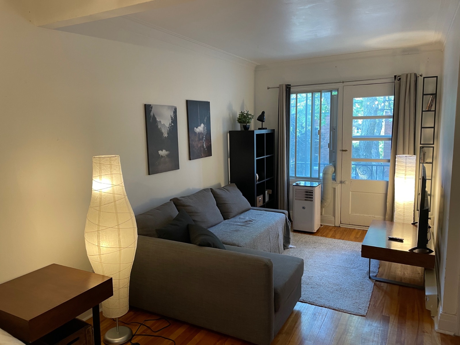 Superbe 2 ½ tout inclus et meublé dans Rosemont — photo 1