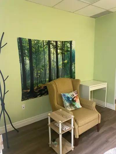 Lovely office available for rent in a pediatric clinic. Previously rented by a psychotherapist. Sepa...