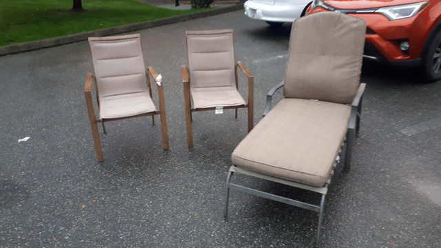 PATIO FURNITURE 2 STACKING CHAIRS + LOUNGE CHAIRS - in Other in Delta/Surrey/Langley