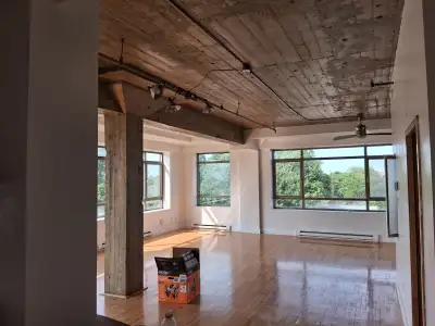 Loft lumineux dans le Plateau | Terrasse, Vue | 2400$ – 1et août