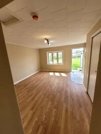 Renfrew/Arnprior/Castleford area 1 bedroom apartment. Located slightly out of town with country sett...