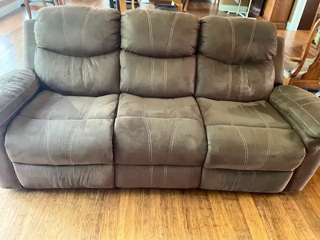 Sofa with stain guard protection in Couches & Futons in Muskoka - Image 2