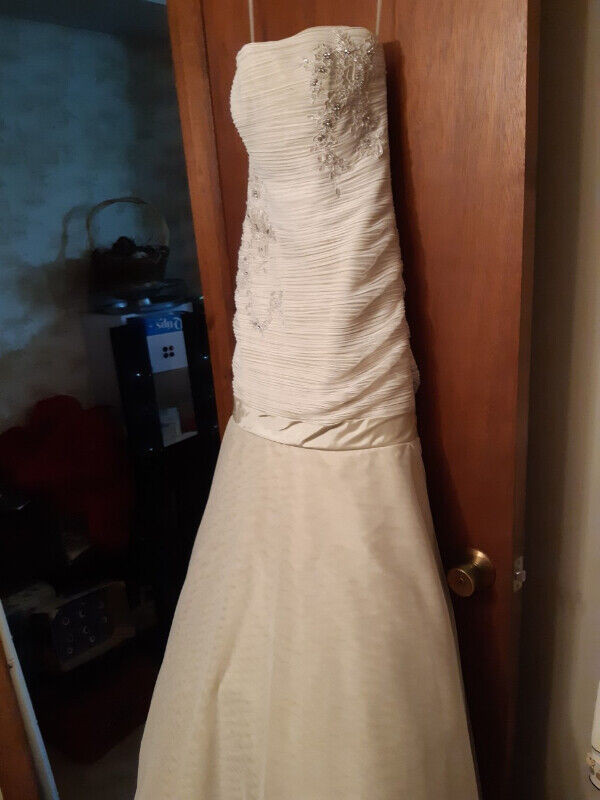 ~ FIRST $60 ~ Tara Keely Wedding Dress Size 0 - 2 ~ in Wedding in St. Catharines - Image 3