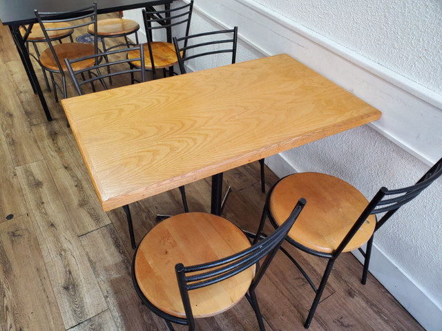 Used Table and Chairs in Dining Tables & Sets in City of Toronto - Image 2