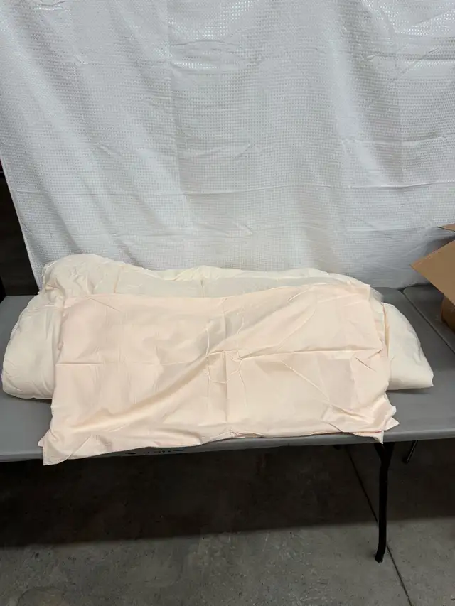 King Comforter Set, All Season Beige in Bedding in Hamilton - Image 6