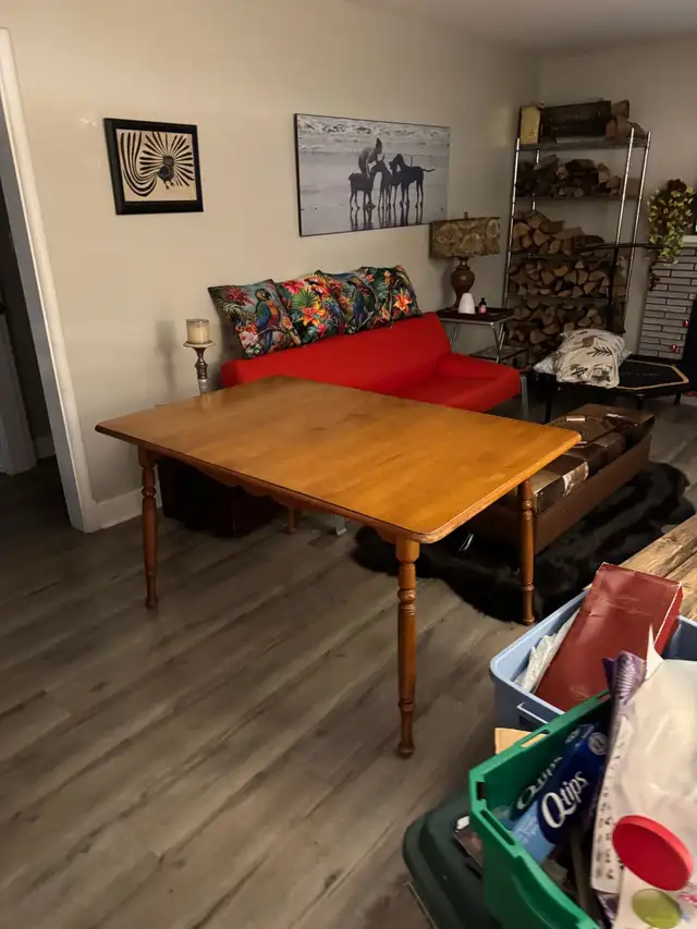 dining room table 571057931195535361