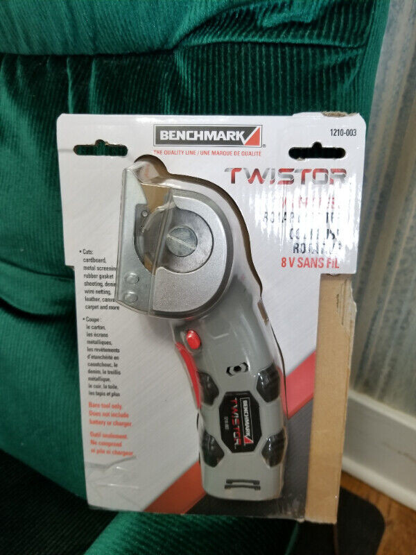 BENCHMARK 8 Volt Lithium Ion Power Cordless Twistor Cutter Bare in Power Tools in Thunder Bay