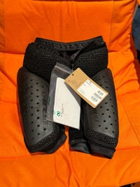 Dainese hard shorts E1  with protection Medium new 