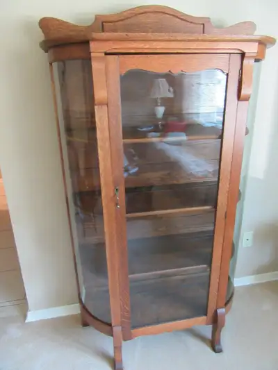 ANTIQUE OAK CHINA CABINET W/ROUNDED SIDES, View more