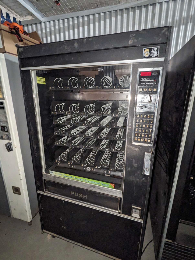 Vending machine  in Other Business & Industrial in City of Toronto