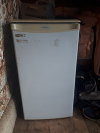 Danby 3.2 cubic foot Refrigerator