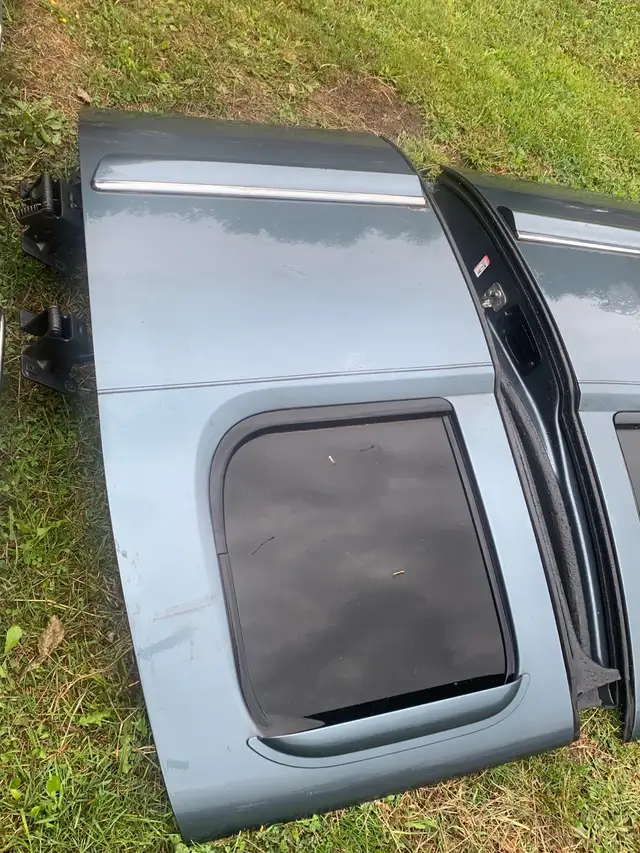 2007-2013 GMC Sierra Chevy Silverado extended cab rear doors in Other in Hamilton - Image 6