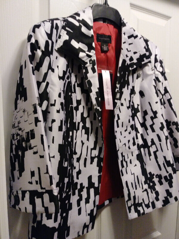 INVESTMENTS BLACK/WHITE JACKET NEW WITH TAGS in Women's - Tops & Outerwear in Belleville - Image 2