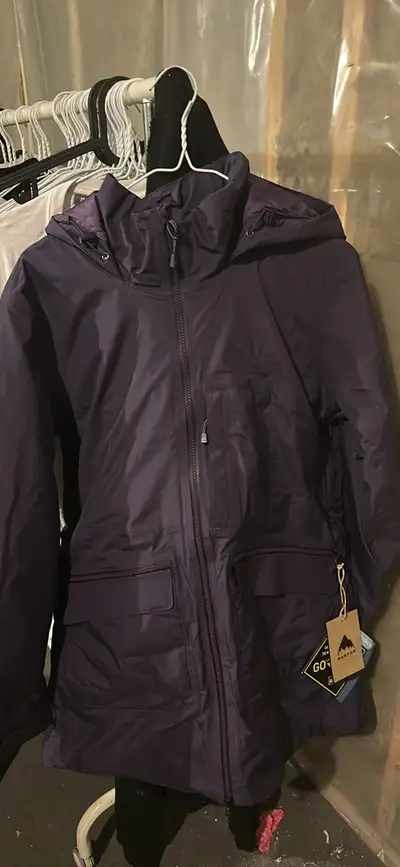 unworn Burton jacket goretex, View more
