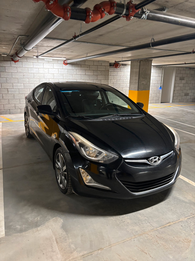 Hyundai Elantra 2015 automatic affordable car dans Autos et camions  à Ville de Montréal