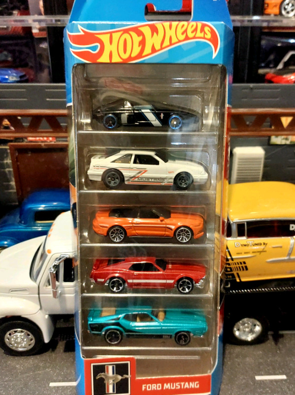 DIECAST CARS & TRUCKS 1:64
MUSTANG  in Toys & Games in Hamilton