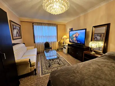 Stunning 225 sq ft deluxe room on the upper level of a 5-level executive luxury home. Fully furnishe...