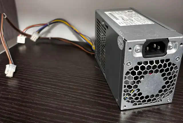 25$  Alimentation HP NEUVE 240W – Remplacement PC HP (SFF) in Desktop Computers in City of Montréal - Image 2