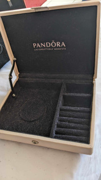 3 coffres à bijoux PANDORA Jewellery boxes storage