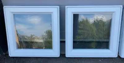 2 Petites fenêtres à battant 23" x 22"1/4 neuves à vendre, View more
