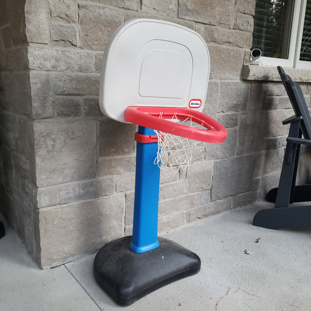 Little Tikes basketball net in Toys & Games in Owen Sound - Image 2