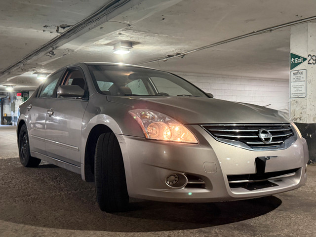 Nissan Altima in Cars & Trucks in City of Toronto - Image 3