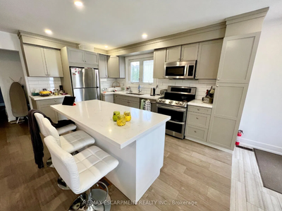 Cash job available for painting 1. We want to paint a 3 bedroom upper level house 2. It has 3 bedroo...