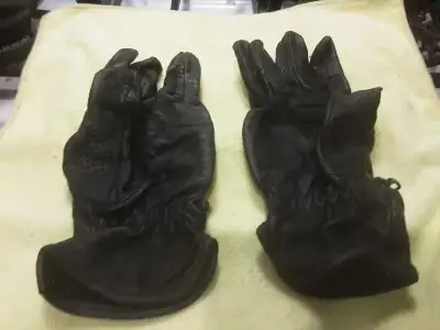 Ad title says it all ..Medium size ...these gloves do not present as bulky motorcycle gloves...look...