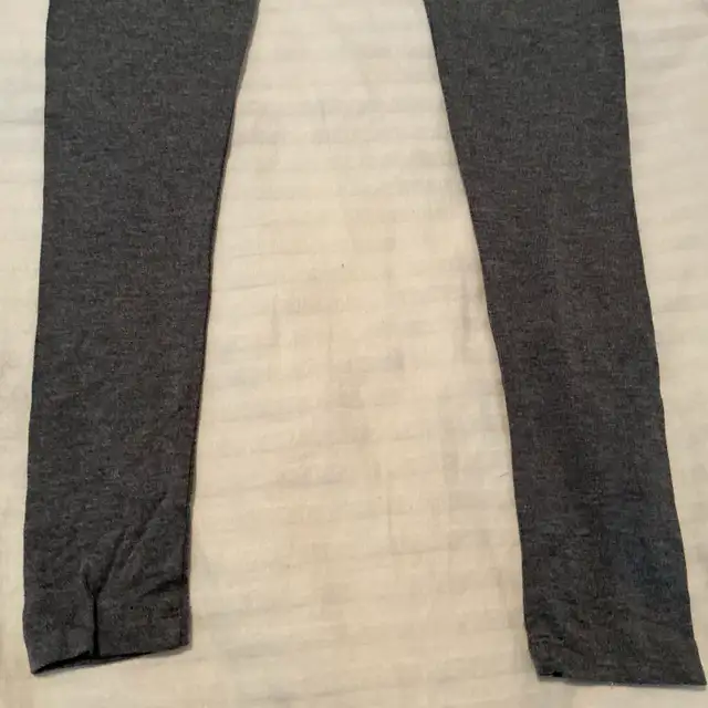 Grey soft comfortable Leggings in Women's - Bottoms in City of Toronto - Image 4
