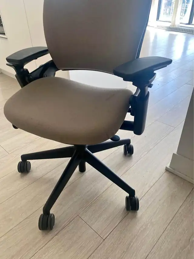 Steelcase Leap v2 Cream62864361342081122