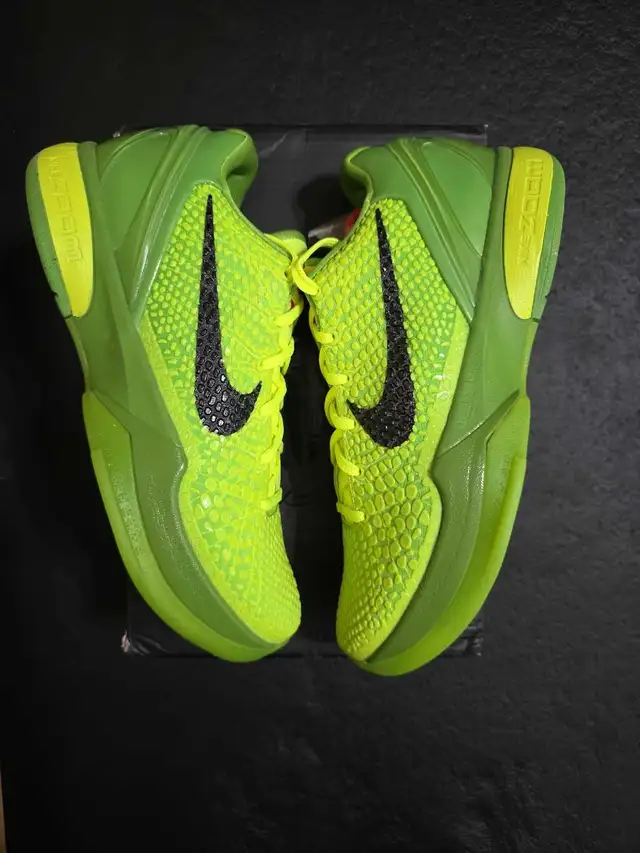 Kobe 6 Protro Grinch size 8 in Men's Shoes in Mississauga / Peel Region - Image 4