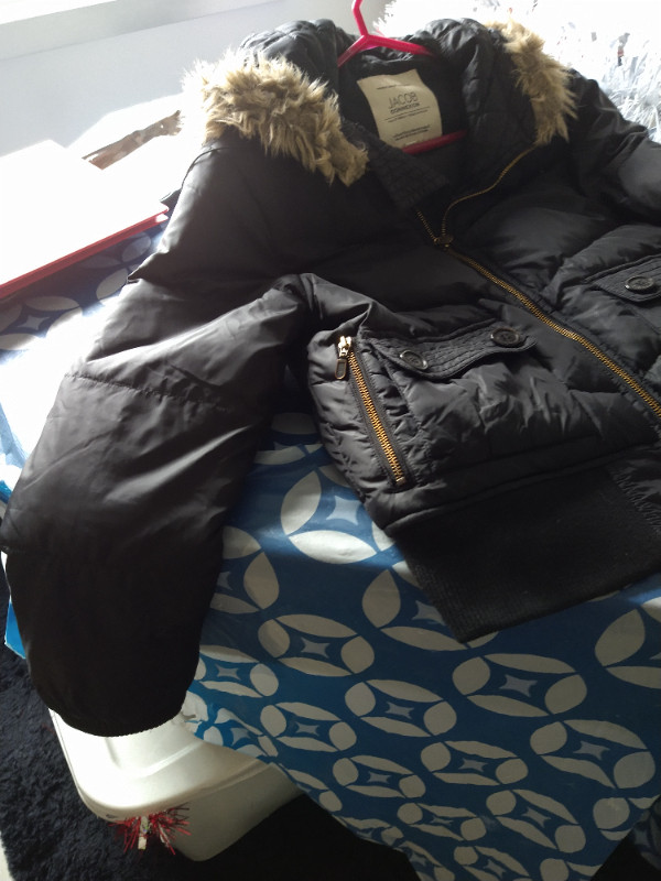Manteau hiver Jacob dans Femmes - Hauts et vêtements d'extérieur  à Laval/Rive Nord - Image 4