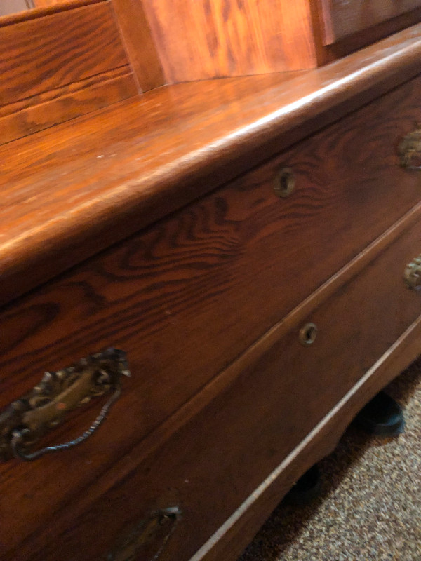 Antique Oak Dresser in Dressers & Wardrobes in Trenton - Image 4