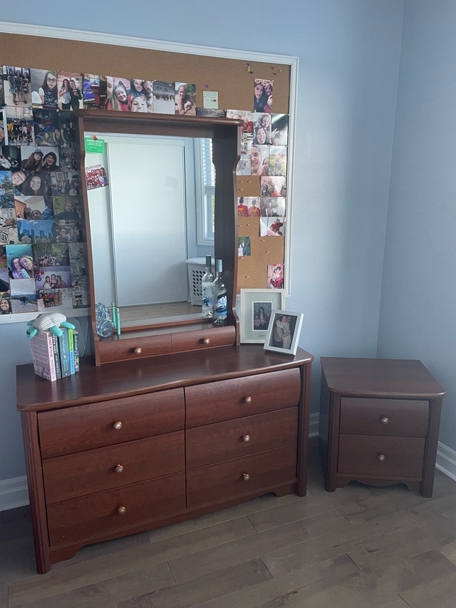 9 piece bedroom set -Good condition in Dressers & Wardrobes in Oshawa / Durham Region