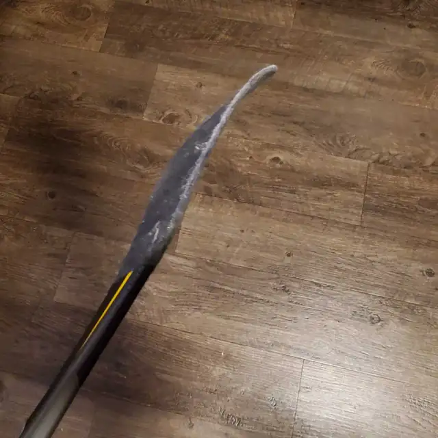 New 52" Youth  / Jr. SHER-WOOD NEXON Composite  Hockey Stick  in Hockey in Barrie - Image 9