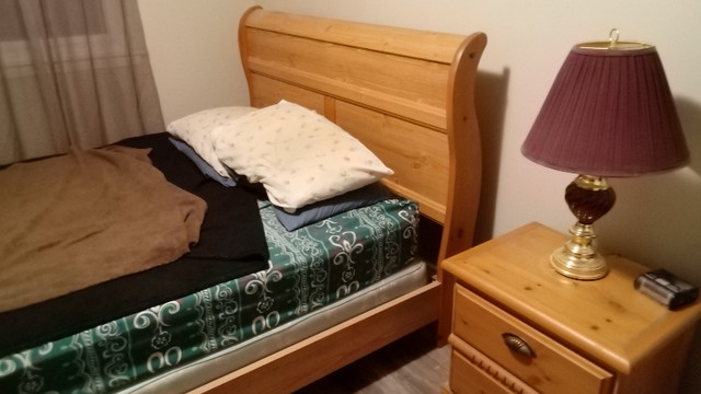 3 Piece Queen Sized Bedroom Set in Beds & Mattresses in Oshawa / Durham Region