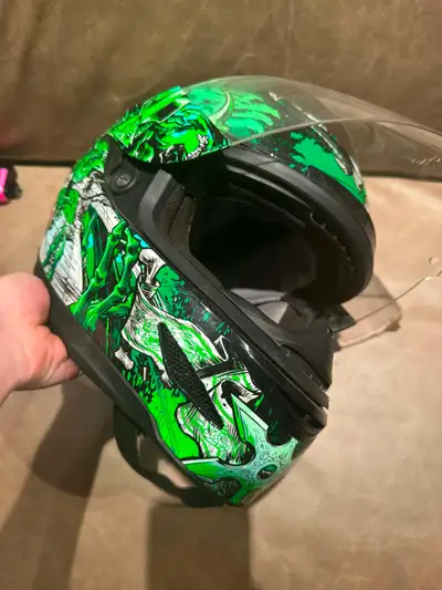 ### Casque moto ICON Airflite – Shadow Warrior Green (modèle discontinué) taille medium Je vends un...