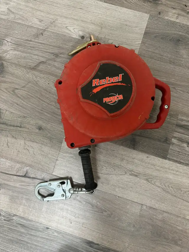 Rebel™ Self Retracting Lifeline in Hand Tools in Kawartha Lakes - Image 2