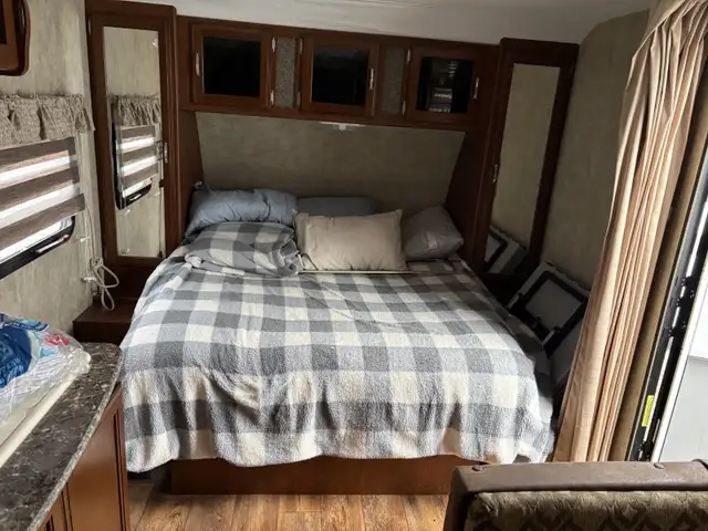 2014 Passport 2400BH – Grand Touring Trim – Fully Upgraded in Travel Trailers & Campers in Nanaimo - Image 6