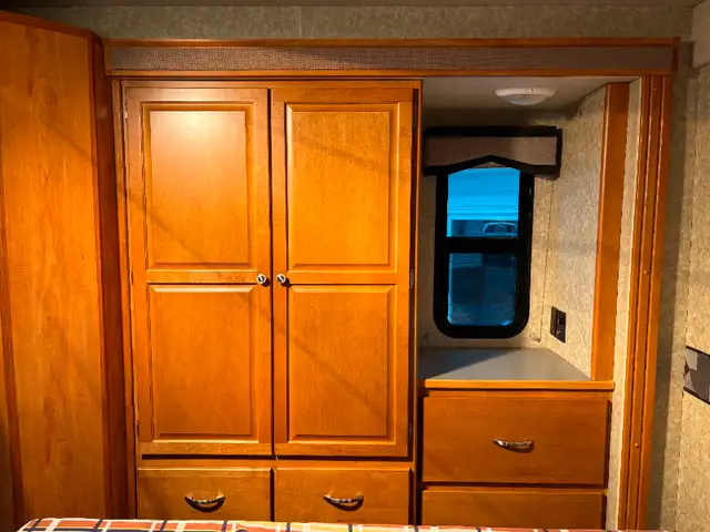 2010 Winnebago Access 31J V10 in RVs & Motorhomes in Abbotsford - Image 9